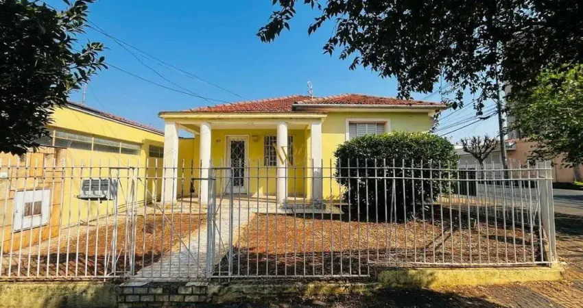 Casa com 3 quartos para alugar na Rua Ajudante Albano, São Dimas, Piracicaba
