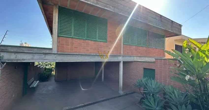 Casa a venda no bairro clube de campo com belíssima vista para o rio piracicaba.