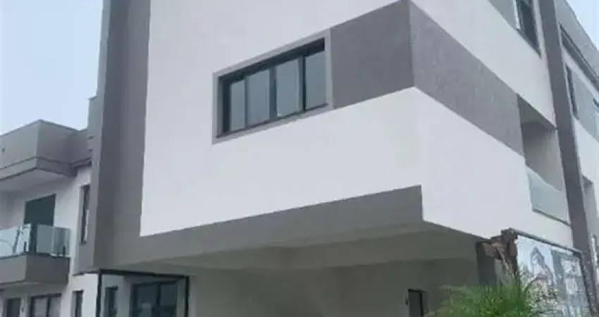 Sobrado Triplex, com 2 dormitórios