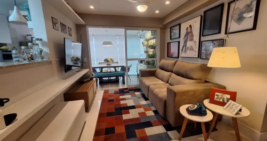 2 quartos 1 suite , varanda gourmet , vaga primeiríssima quadra praia de icaraí