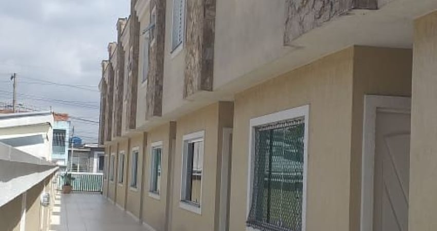 Sobrado em condomínio - 2 suítes - 2 vagas - próximo ao metrô Guilhermina