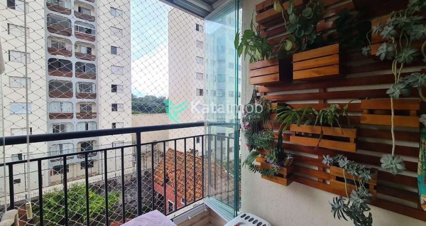 Apartamento à venda, 2 dormitórios, com sacada envidraçada, decoração moderna  e lazer total, Vila