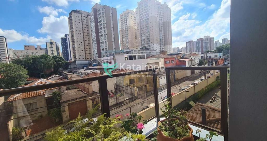 Apartamento espaçoso e ensolarado de 109 m2, 3 dormitórios, sendo 1 suíte, 2 vagas, com sacada à ve