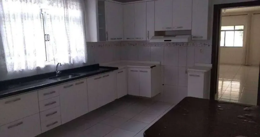 Sobrado com 3 dormitórios à venda, 220 m² por R$ 510.000,00 - Cooperativa - São Bernardo do Campo/SP