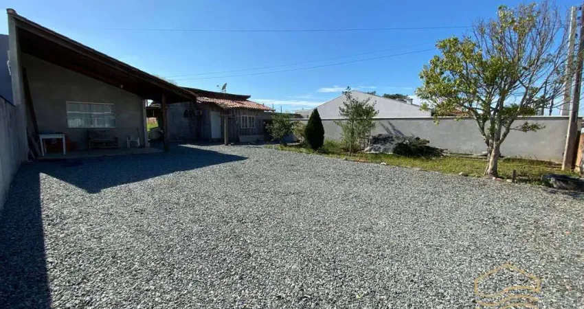 Duas casas com terreno amplo  - Balneário Barra do Sul - Salinas