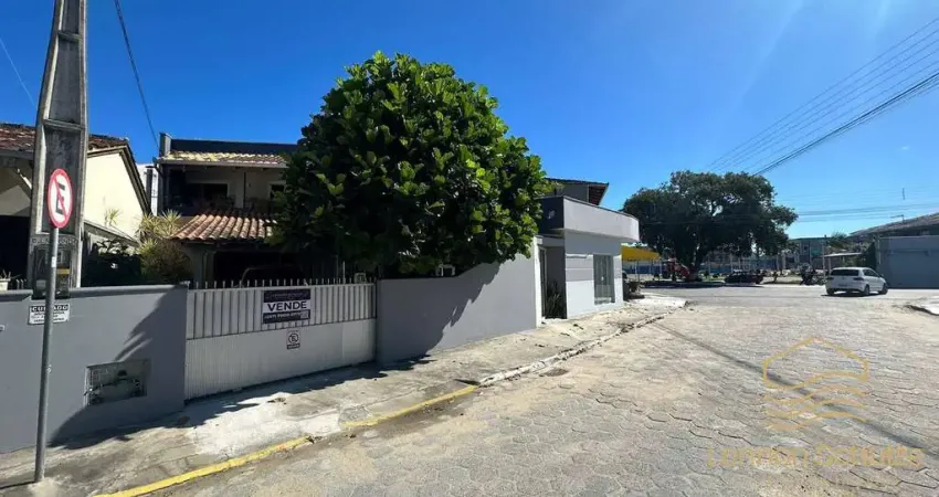 Sobrado com Sala Comercial e Vista Privilegiada -Bal. Barra do Sul -Centro