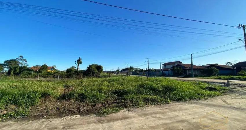 Terreno Amplo de Esquina AT 442,26m² - Balneário Barra do Sul- Salinas