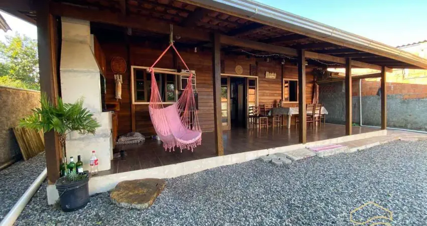 Casa 4 Dormitórios sendo 1 Suíte - Balneário Barra do Sul-Salinas