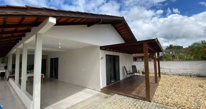 Casa 4 dormitórios 230m da lagoa - balneário barra do sul - pinheiros