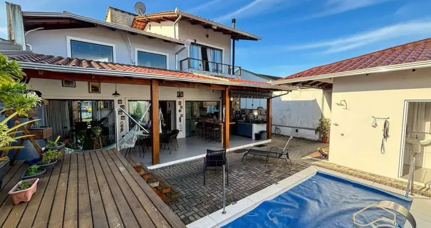 Sobrado alto padrão em balneário barra do sul - maria fernanda