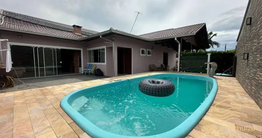 Casa 3 dormitórios sendo 1 suíte à 200m da lagoa - balneário barra do sul
