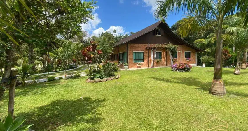 Chácara encantadora com riacho e amplo terreno em balneário barra do sul sc