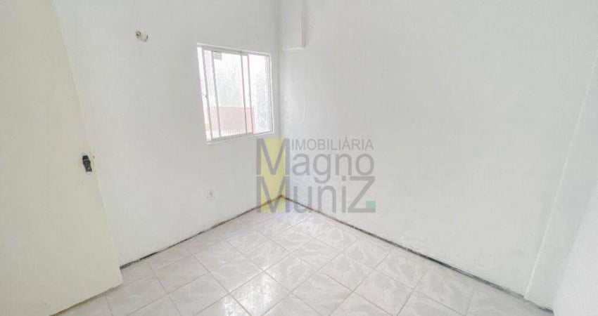 Apartamento com 2 quartos para alugar, 14 m² por R$ 650/mês - Aerolândia - Fortaleza/CE