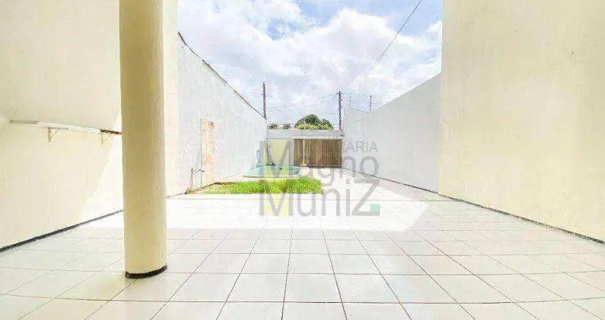 Casa com 3 quartos para alugar, 195 m² por R$ 4.000/ano - Cidade dos Funcionários - Fortaleza/CE