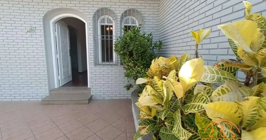 Sobrado à venda, 4 quartos, 1 suíte, 2 vagas, Embaré - Santos/SP