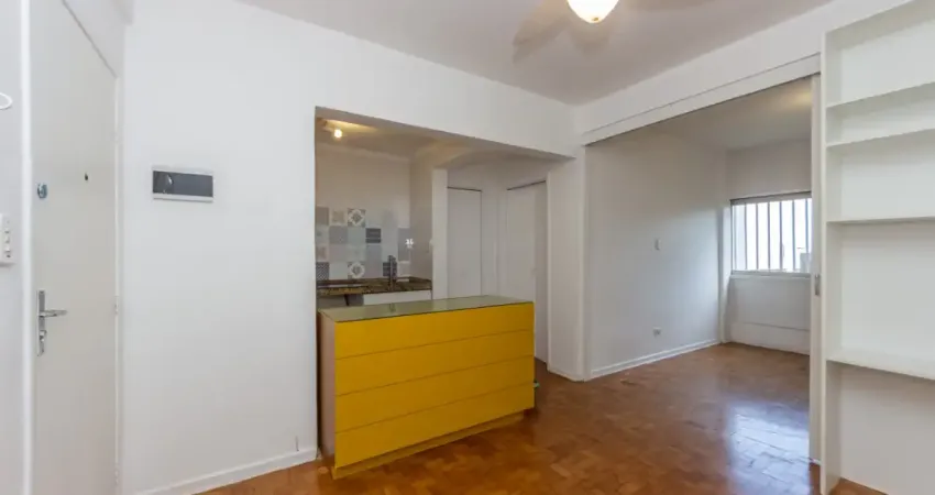 Apartamento 2 Dormitórios - Metrô Vila Madalena linha verde.