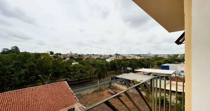 Apartamento 2 Dormitórios com Sacada e Garagem Próximo à Av. Philadelpho