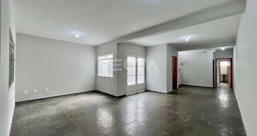Charmosa Casa Assobradada para Locação no Bairro Cidade Nova - Perto do Plaza Avenida Shopping!