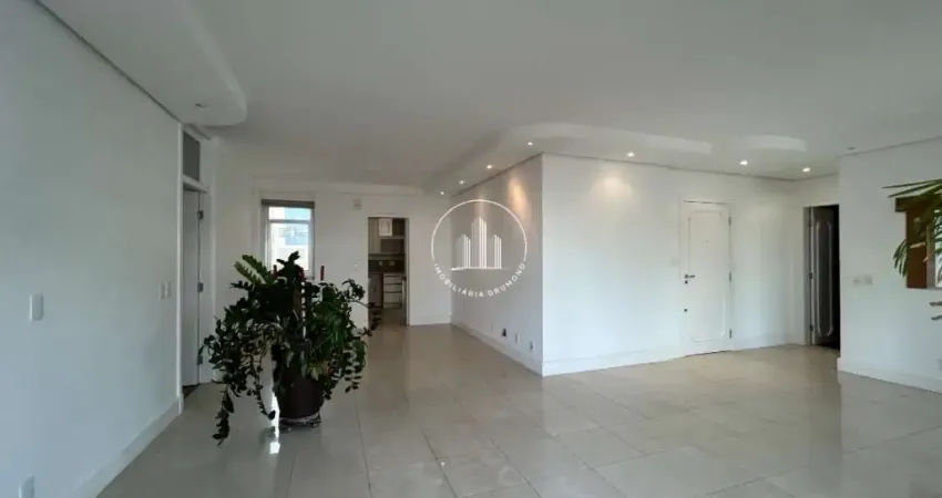 Apartamento 4 Quartos com 2 Suítes e 211m² - Centro