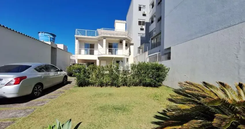 Casa com 3 quartos à venda na Rua José de Araújo, 27, Barreiros, São José