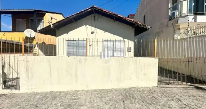 Casa com 2 quartos à venda na Rua Criciúma, 183, Bela Vista, São José