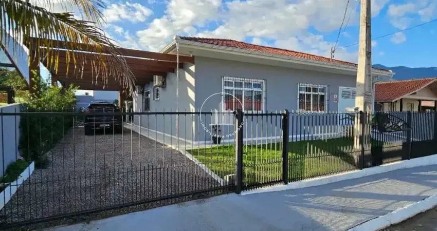 Casa com 3 quartos à venda na Rua Afonso Popenga, 419, Aririu, Palhoça