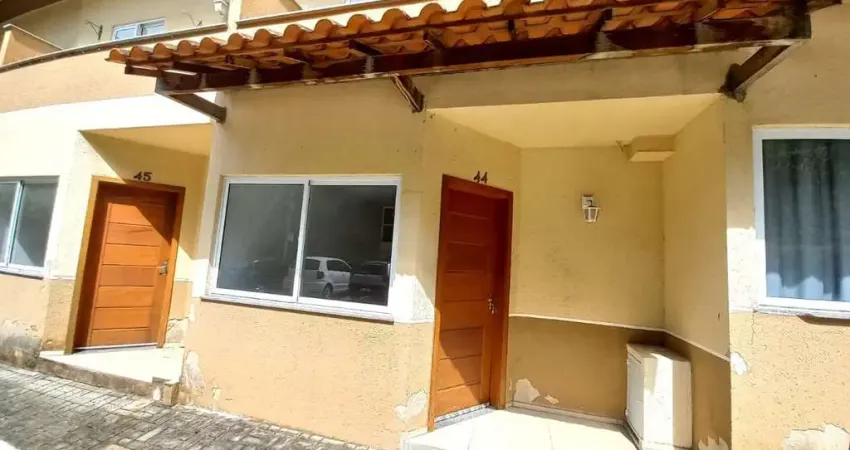 Casa com 2 dormitórios para alugar, 76 m² por R$ 1.902,39/mês - Araras - Teresópolis/RJ