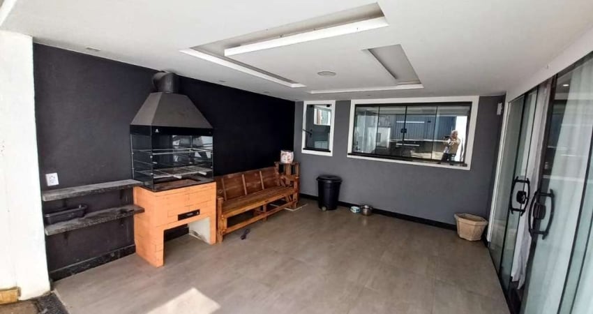 Casa com 2 dormitórios para alugar, 70 m² por R$ 2.598,02/mês - Fazendinha - Teresópolis/RJ