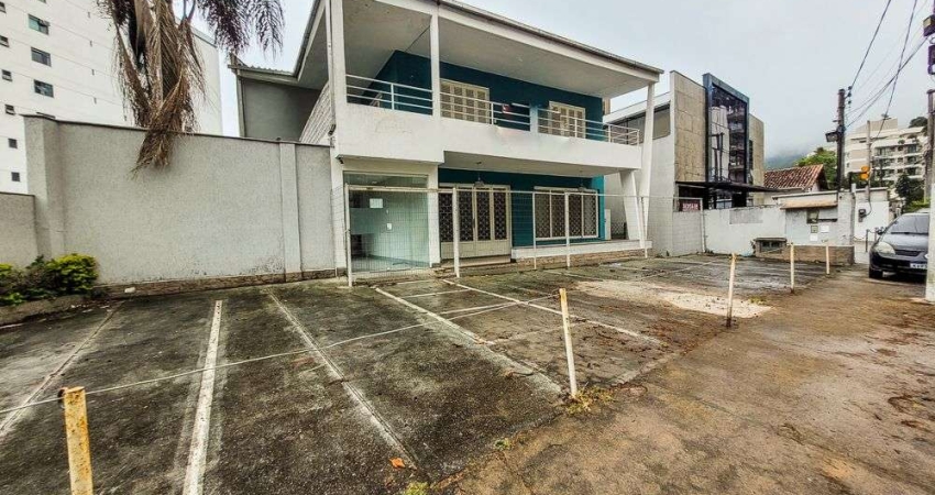 Casa Comercial de Alto Padrão em Agriões - Excelência