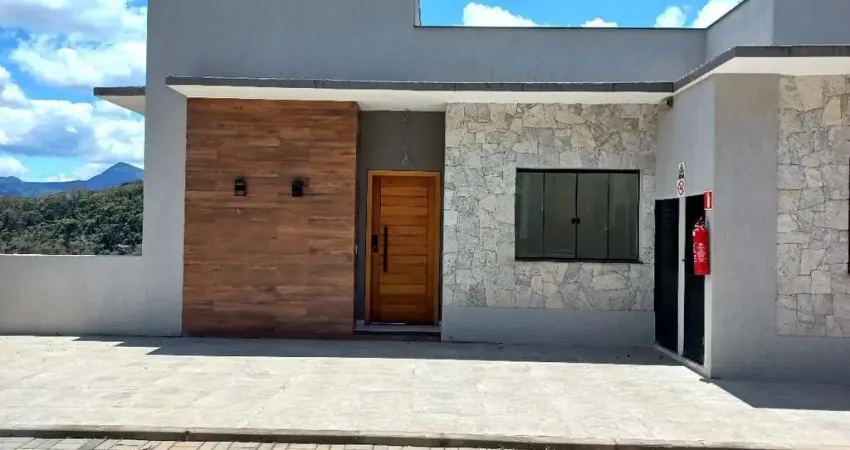 Casa com 3 dormitórios à venda, 116 m² por r$ 850.000,00 - golfe - teresópolis/rj