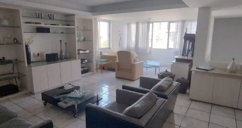 vendo cobertura no Espinheiro com 228 m², nascente e toda reformada