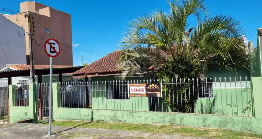 Casa à venda na Rua Francisco Ferreira Machado, 30, Boneca do Iguaçu, São José dos Pinhais