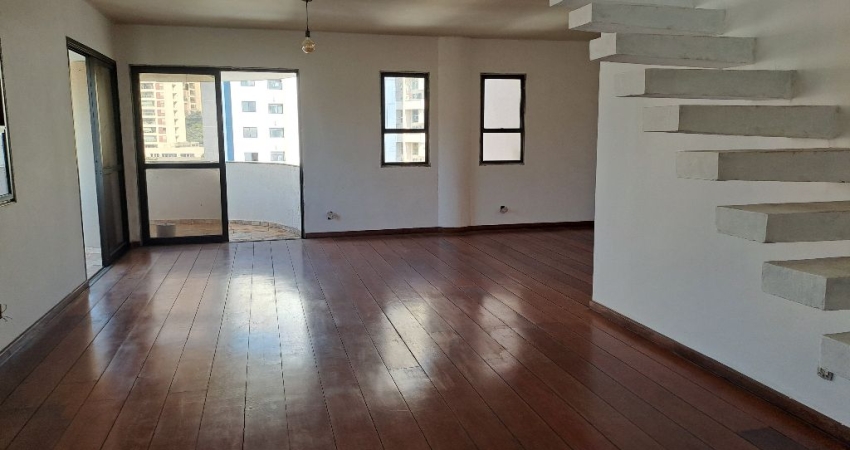 COBERTURA DE 340 M² COM 3 SUÍTES.