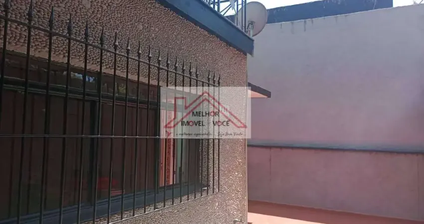 Amplo Sobrado Reformado - 3 Dormitórios e Quintal Espaçoso - Pinheiros.