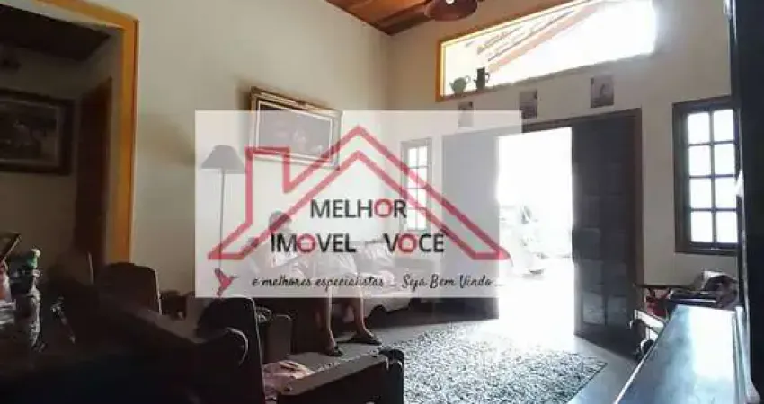 CASA A VENDA, CHÁCARA PRONTA PARA MORAR. TODO CONFORTO E ÓTIMA LOCALIZAÇÃO