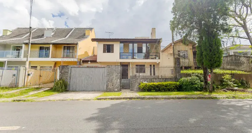 SOBRADO NO BAIRRO UBERABA EM CURITIBA – 203,70M² PRIVATIVOS – 330M² DE TERRENO – 3 QUARTOS