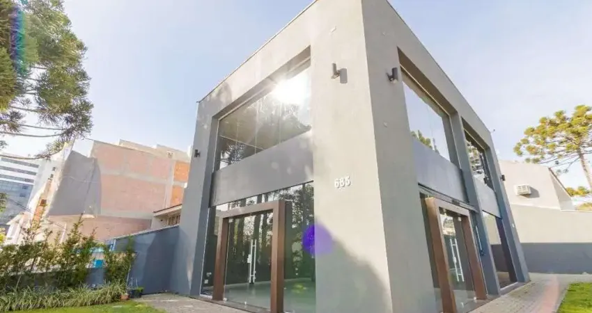 Loja / Galpão / Escritório de Esquina, com 150 m² + 5 vagas, no São Francisco!