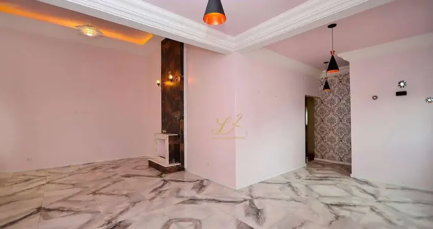 Maravilhosa Casa com 3 suítes e 450m² no Bacacheri!