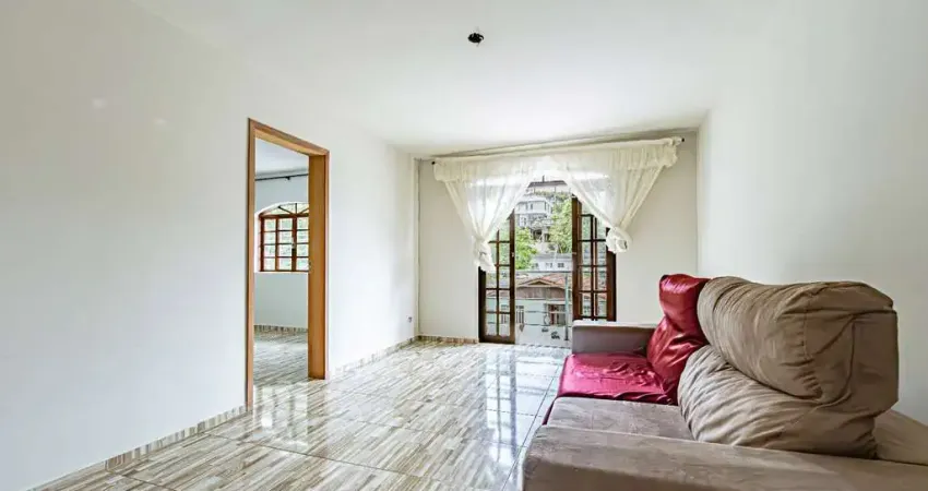 Ótimo sobrado com 3 dormitórios sendo 1 suíte, 240m² no abranches!