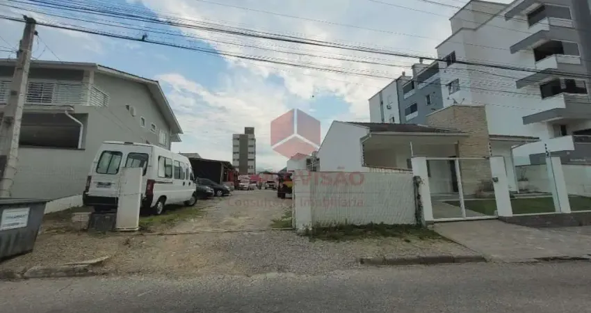Terreno à venda na Avenida Atílio Pedro Pagani, 13, Pagani, Palhoça