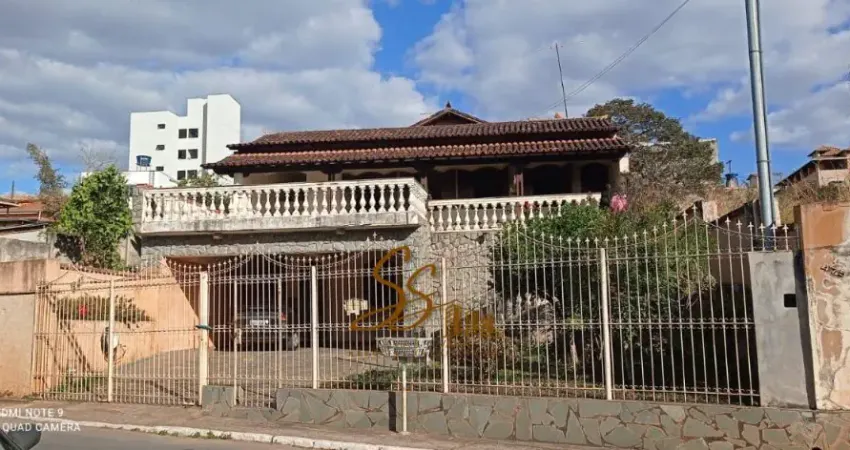 Casa com 4 quartos à venda no Centro, Mateus Leme 