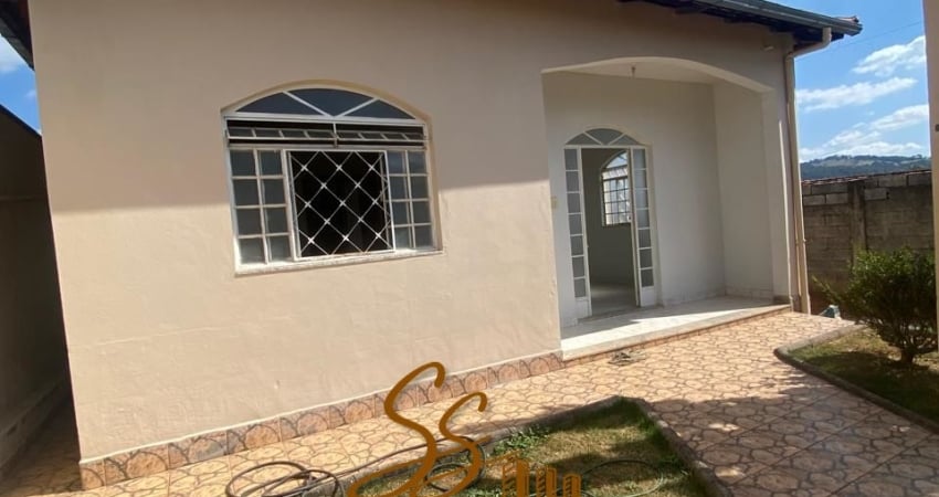 Casa Estilo Colonial à Venda no Bairro  Concenza   — Mateus Leme/MG
