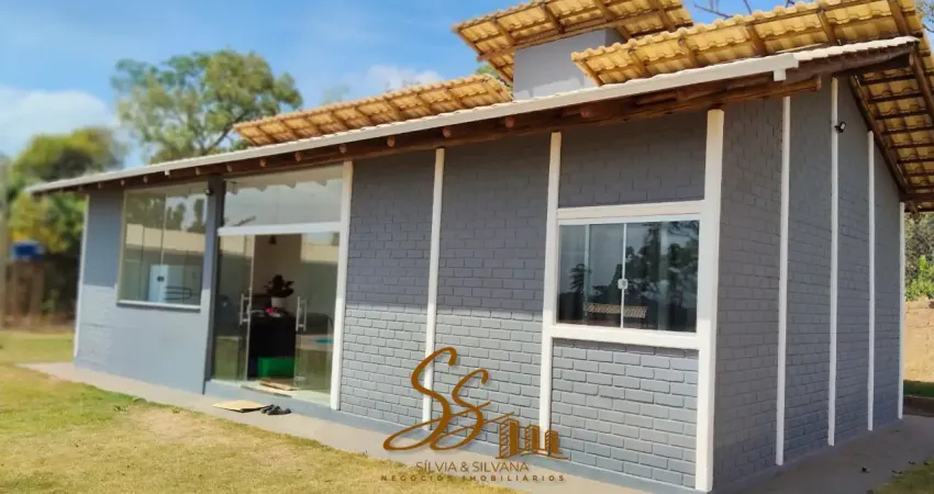 Chácara em juatuba – bairro braúnas terreno com 1.000 m², todo cercado com tela; casa com mais de 100 m² de área construída;