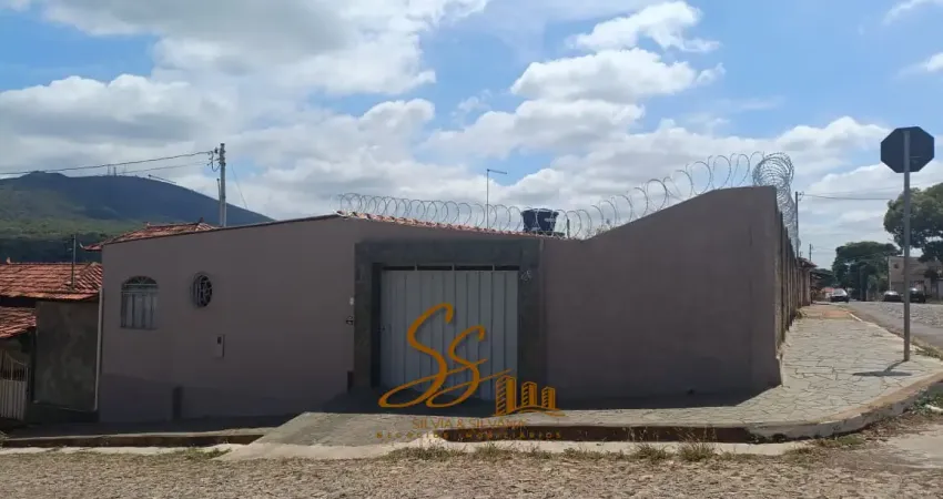 Casa de esquina à venda no centro de mateus leme! área total: 175 m² valor: r$ 380.000,00 com escritura e registro