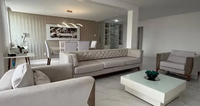 Itaigara 03 suítes, reformado, localização privilegiada!!