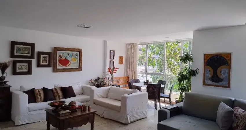 Apartamento à Venda no Rio Vermelho – 3 Quartos (1 Suíte com Closet) | 2 Vagas Soltas | Armários
