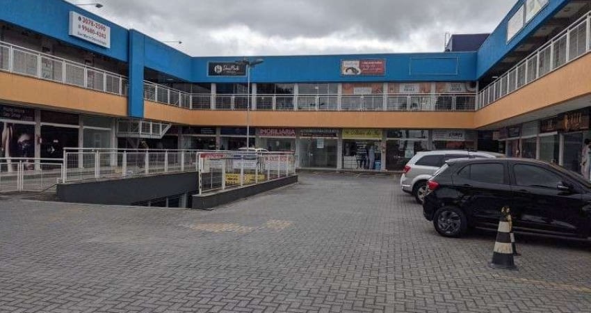 Loja para alugar, 33.60 m2 por R$1100.00  - Novo Mundo - Curitiba/PR