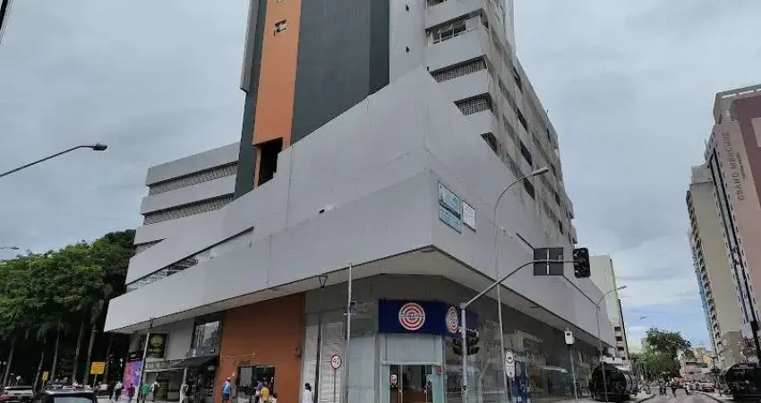 Apartamento com 1 quarto  para alugar, 34.00 m2 por R$2200.00  - Centro - Curitiba/PR