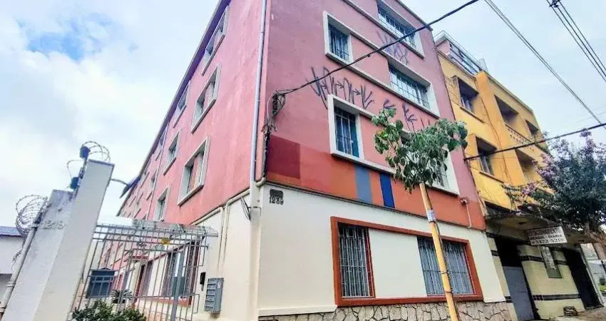 Apartamento com 3 quartos para alugar, 80.00 m2 por R$2500.00 - Reboucas - Curitiba/PR