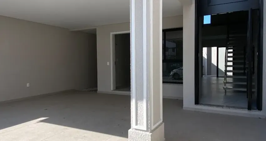 Casa com 3 quartos à venda na Rua Juvenal Garcia, Centro, Itajaí